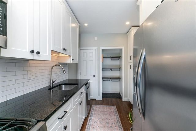 725 School St, Lowell, MA 01851