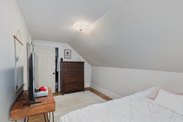 725 School St, Lowell, MA 01851