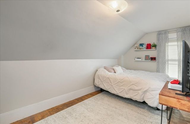 725 School St, Lowell, MA 01851