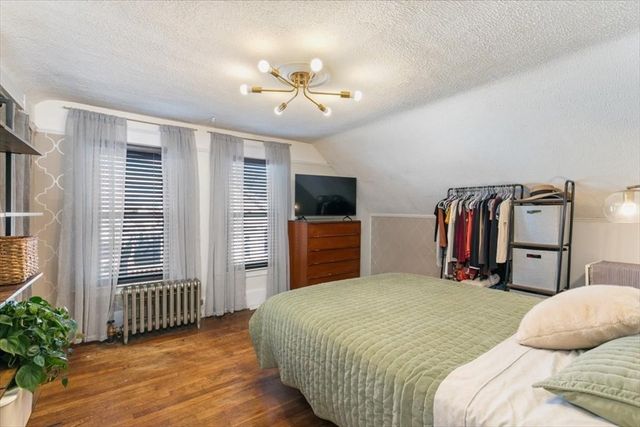 725 School St, Lowell, MA 01851