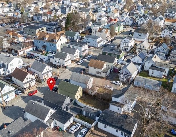 725 School St, Lowell, MA 01851