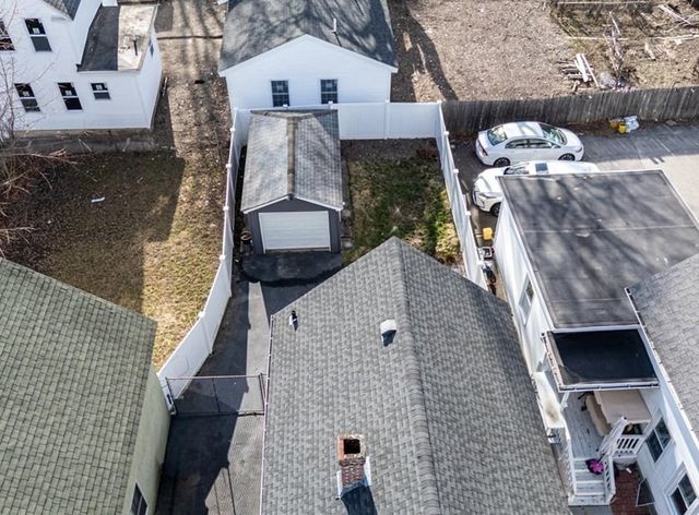 725 School St, Lowell, MA 01851