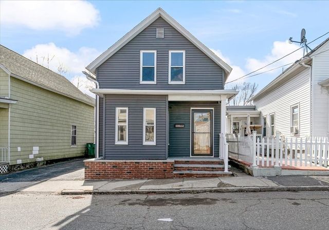 725 School St, Lowell, MA 01851