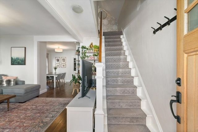 725 School St, Lowell, MA 01851