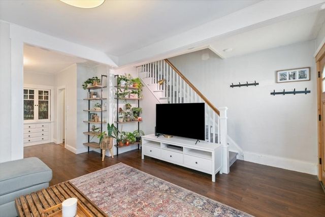 725 School St, Lowell, MA 01851