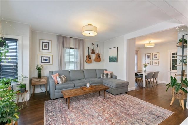 725 School St, Lowell, MA 01851