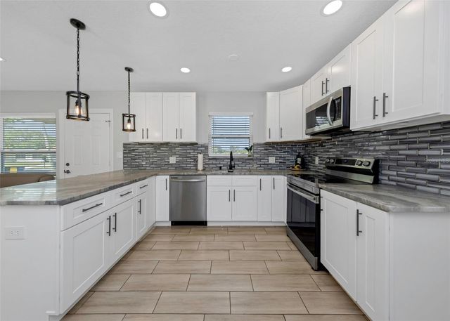1437 CARLOS AVENUE, Clearwater, FL 33755