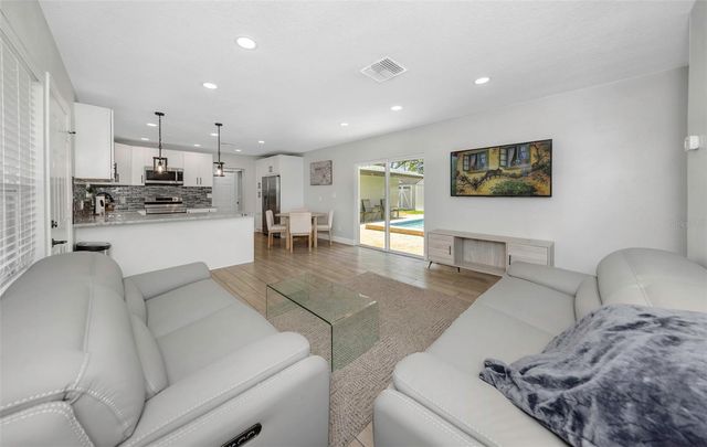 1437 CARLOS AVENUE, Clearwater, FL 33755