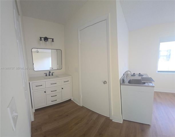 11250 SW 138th St 11250, Miami, FL 33176