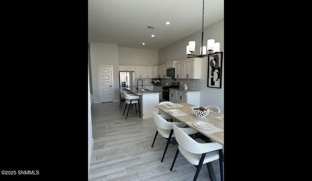 3718 Daybreak Street, Las Cruces, NM 88012