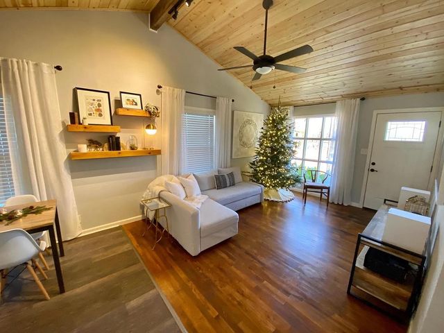 1804 Adina ST, Austin, TX 78721