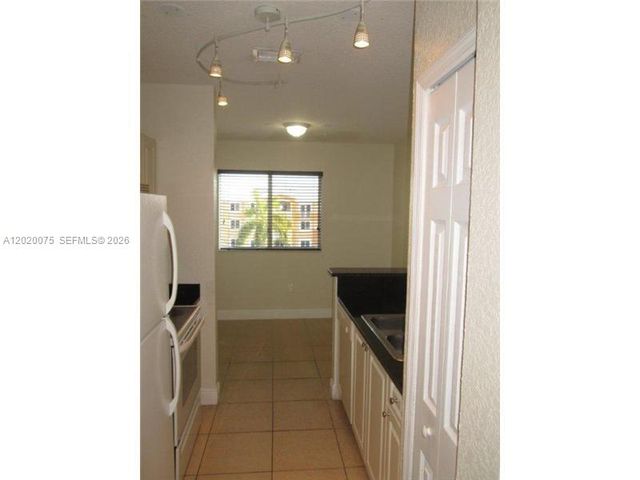 21000 SW 87th Ave 307, Cutler Bay, FL 33189