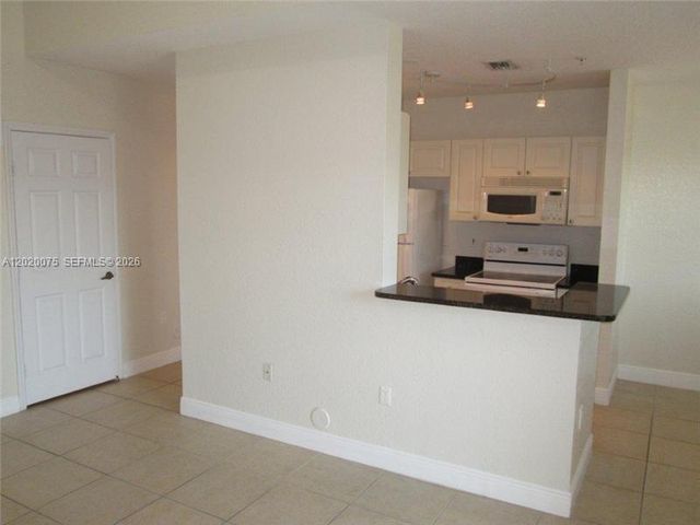 21000 SW 87th Ave 307, Cutler Bay, FL 33189