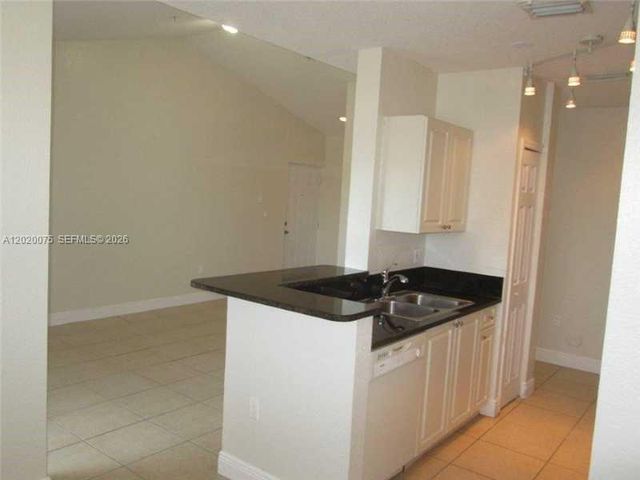 21000 SW 87th Ave 307, Cutler Bay, FL 33189