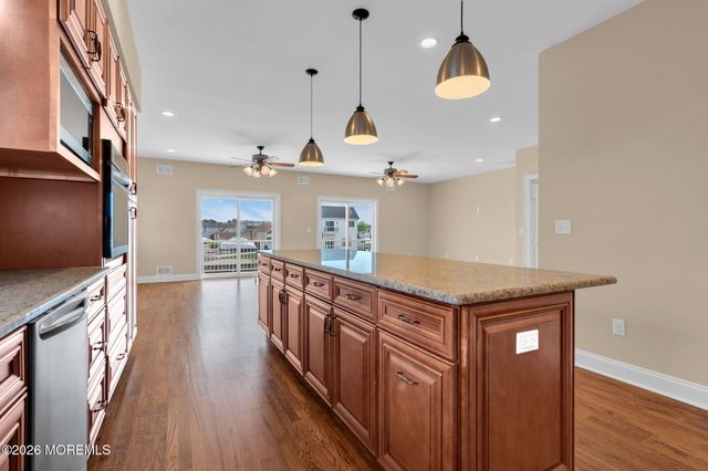 1819 Lookout Drive, Toms River, NJ 08753