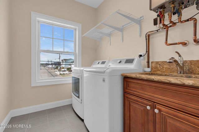 1819 Lookout Drive, Toms River, NJ 08753