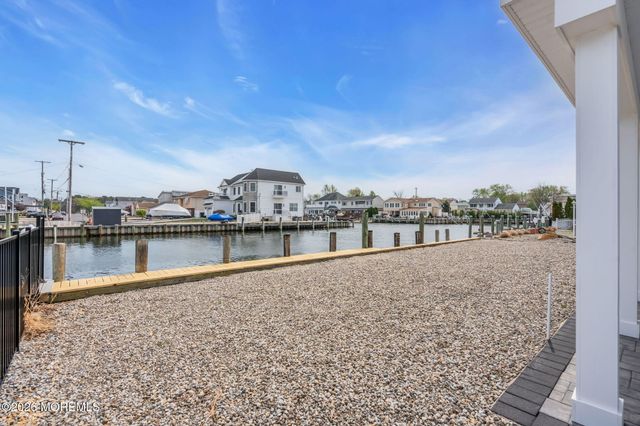 1819 Lookout Drive, Toms River, NJ 08753