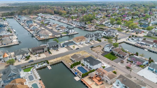 1819 Lookout Drive, Toms River, NJ 08753