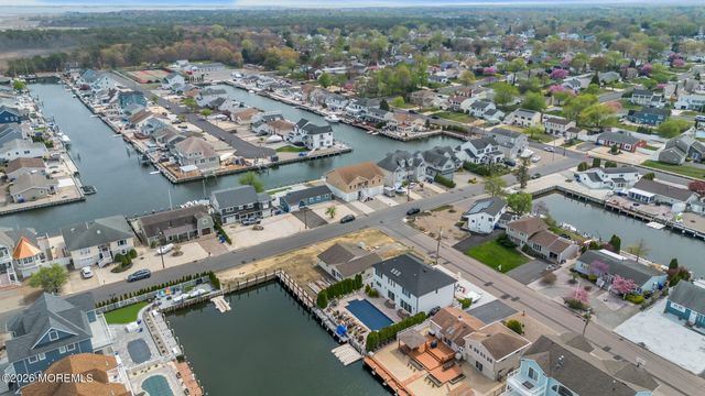 1819 Lookout Drive, Toms River, NJ 08753