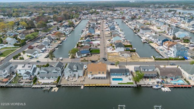 1819 Lookout Drive, Toms River, NJ 08753