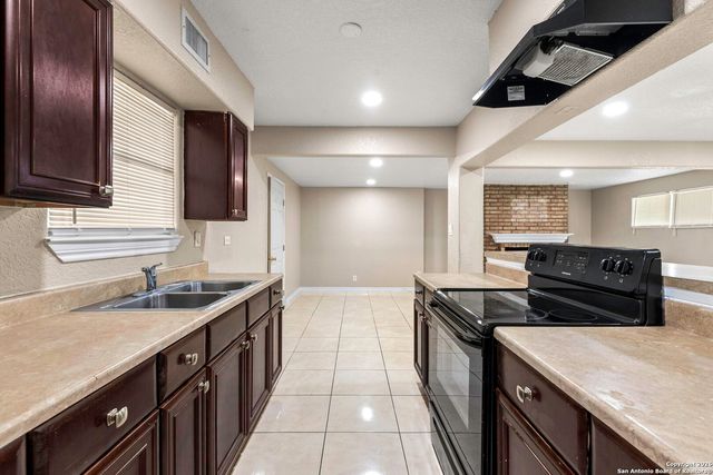 527 Creath, San Antonio, TX 78221