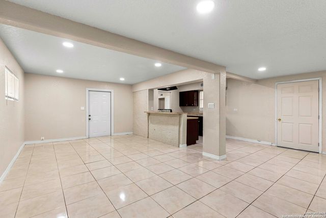 527 Creath, San Antonio, TX 78221