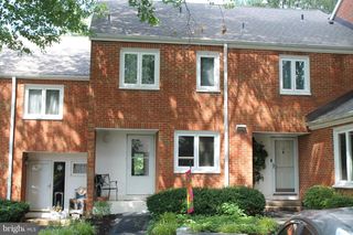 12 DOGWOOD LN, Mountville, PA 17554