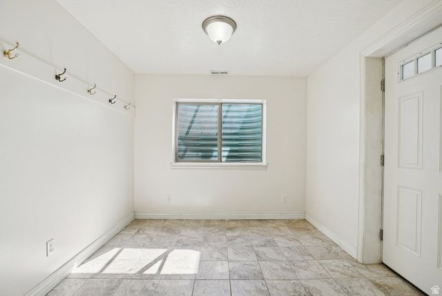 4091 W SWENSEN FARM DR, Riverton, UT 84096