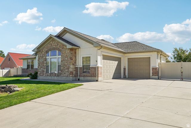 4091 W SWENSEN FARM DR, Riverton, UT 84096