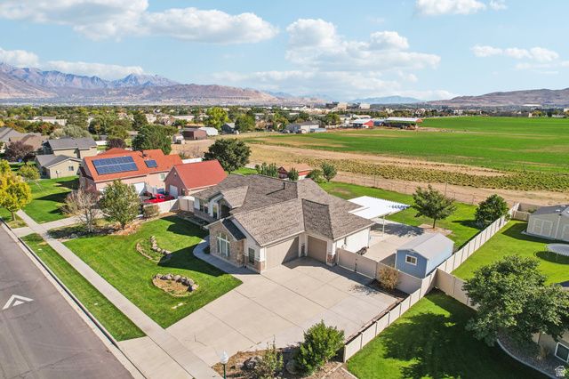 4091 W SWENSEN FARM DR, Riverton, UT 84096