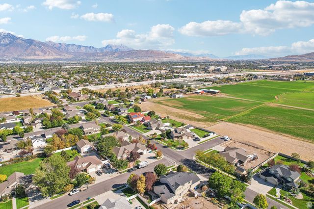 4091 W SWENSEN FARM DR, Riverton, UT 84096