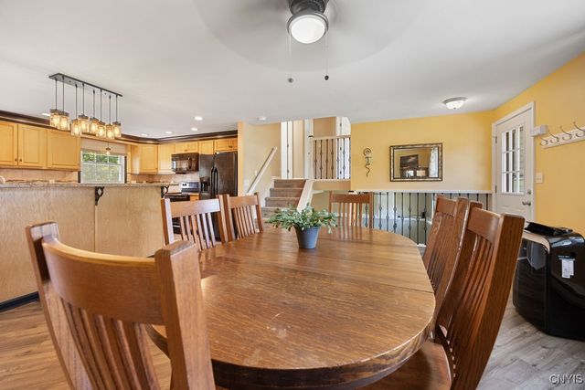 8120 Scotia Lane, Clay, NY 13090
