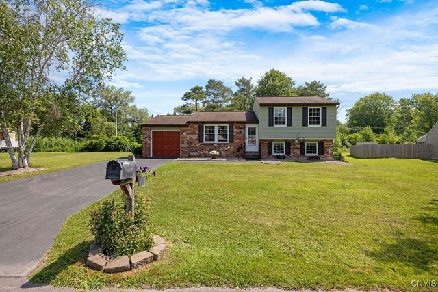 8120 Scotia Lane, Clay, NY 13090