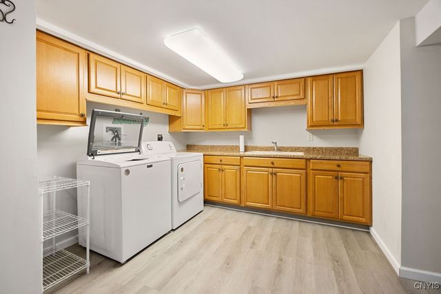 8120 Scotia Lane, Clay, NY 13090