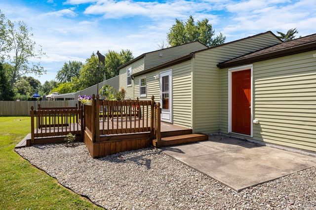 8120 Scotia Lane, Clay, NY 13090