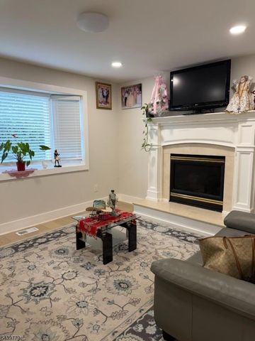 13 1St Street, Mahwah Twp., NJ 07430