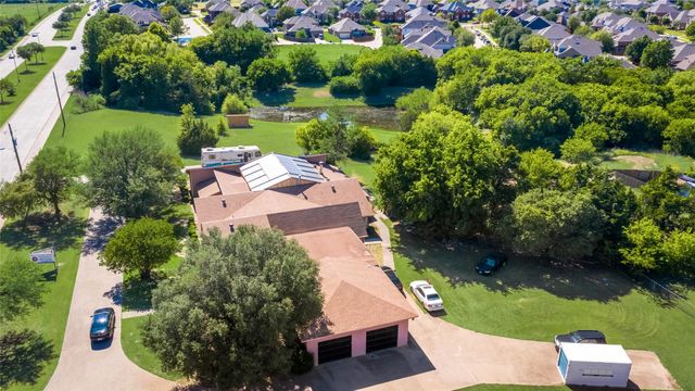 1735 W Belt line Road, Desoto, TX 75115
