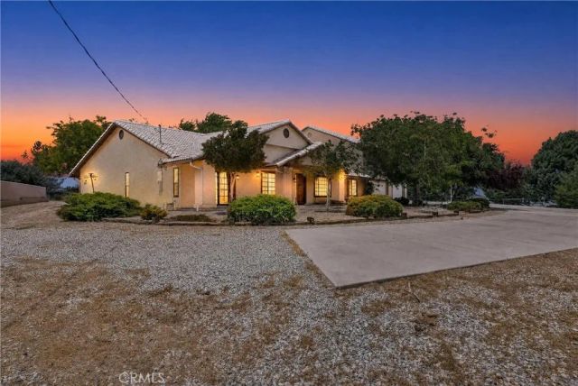 7854 Oak hills Rd, Oak Hills, CA 92344