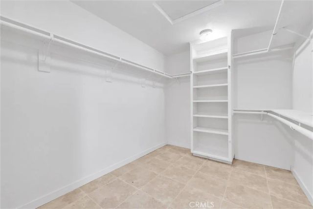 7854 Oak hills Rd, Oak Hills, CA 92344