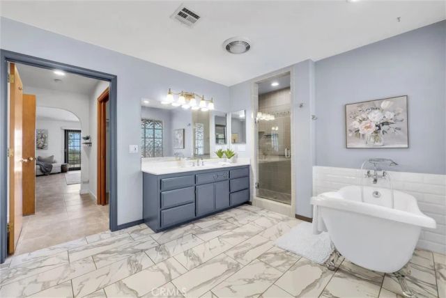 7854 Oak hills Rd, Oak Hills, CA 92344