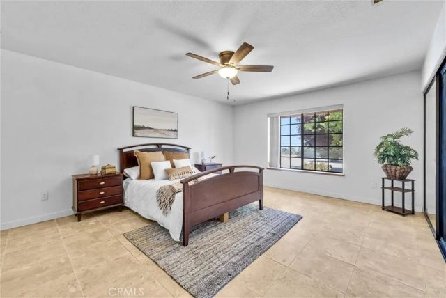 7854 Oak hills Rd, Oak Hills, CA 92344