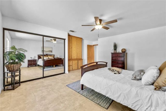 7854 Oak hills Rd, Oak Hills, CA 92344