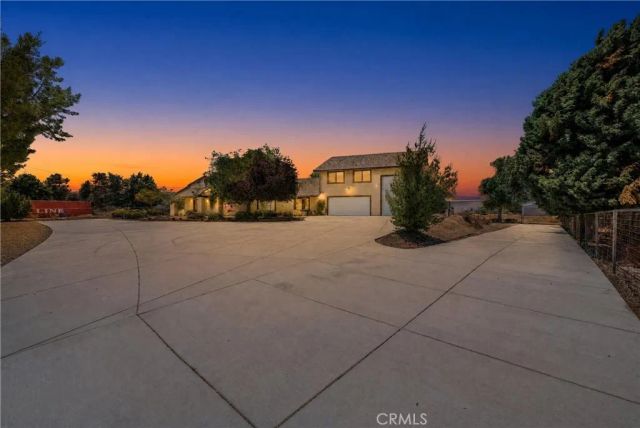 7854 Oak hills Rd, Oak Hills, CA 92344