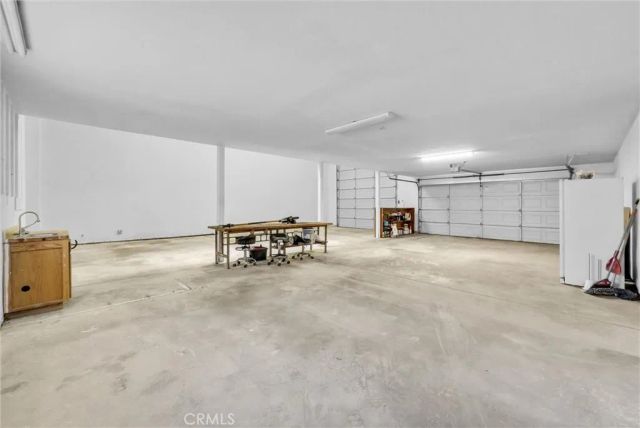 7854 Oak hills Rd, Oak Hills, CA 92344