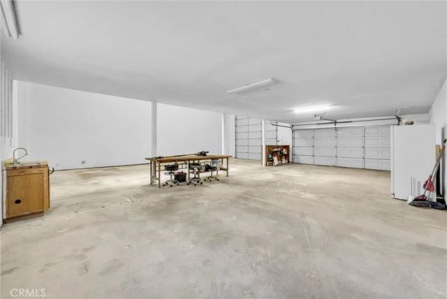 7854 Oak hills Rd, Oak Hills, CA 92344