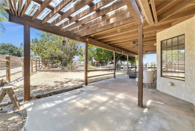 7854 Oak hills Rd, Oak Hills, CA 92344