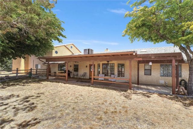 7854 Oak hills Rd, Oak Hills, CA 92344