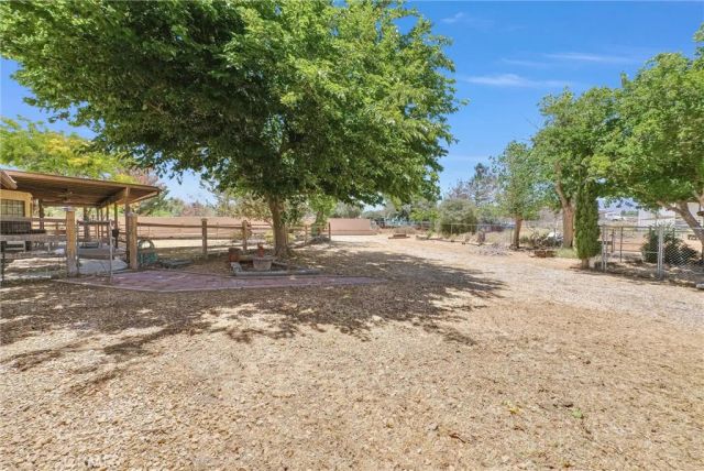 7854 Oak hills Rd, Oak Hills, CA 92344