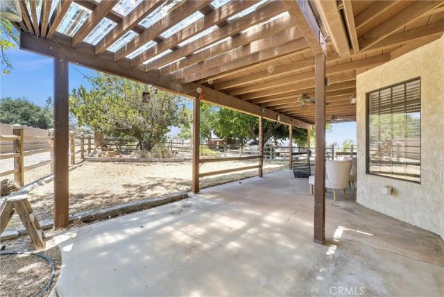 7854 Oak hills Rd, Oak Hills, CA 92344