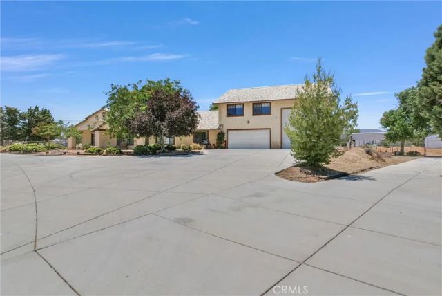 7854 Oak hills Rd, Oak Hills, CA 92344